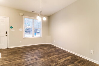 155 Oakdale Ave in Clayton, NC - Building Photo - Building Photo
