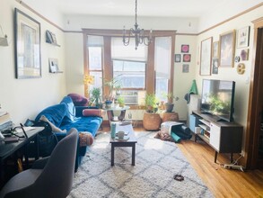 3326 N Clark St in Chicago, IL - Building Photo - Building Photo