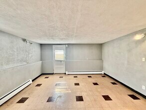 90 Grover Rd in Medford, MA - Building Photo - Building Photo