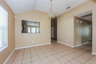 1244 Cleardale Dr in Dallas, TX - Foto de edificio - Building Photo