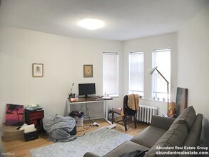 993 Memorial Dr-Unit -Apt 201 in Cambridge, MA - Building Photo - Building Photo