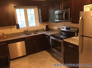 11 Captain Parker Arms in Lexington, MA - Building Photo - Building Photo