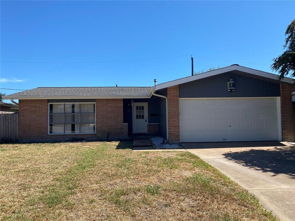 121 Tuna St in Galveston, TX - Building Photo