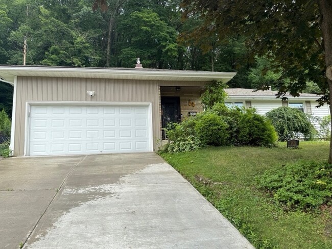property at 908 Chestnut Ln