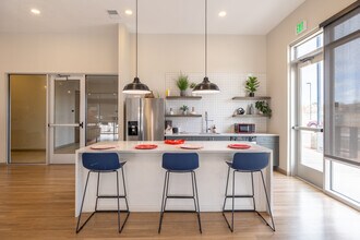 The Point Crossing in Aurora, CO - Foto de edificio - Interior Photo