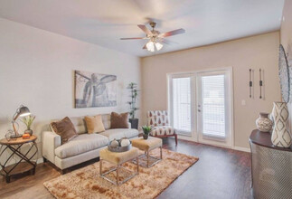 Vistas at Red Creek in San Angelo, TX - Building Photo - Building Photo