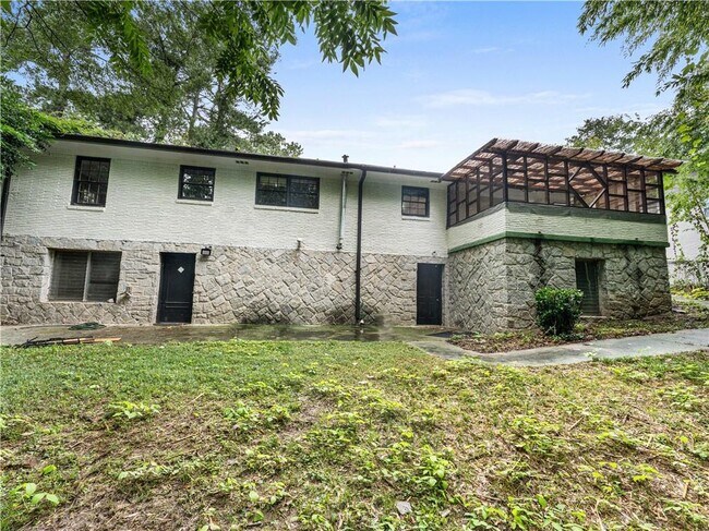 property at 1685 Dunwoody Pl NE