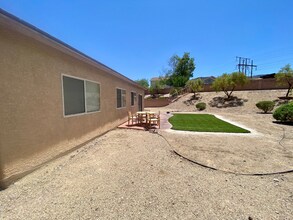 634 Pacific Cascades Dr in Henderson, NV - Building Photo - Building Photo