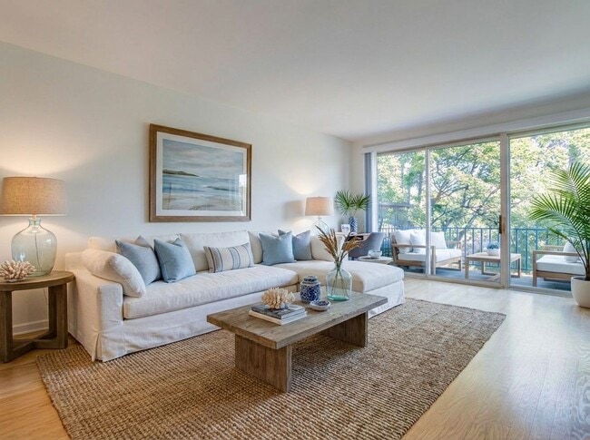 900 Euclid St, Unit 210 in Santa Monica, CA - Foto de edificio - Building Photo