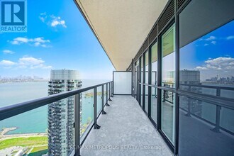 38-3338 Annie Craig Dr in Toronto, ON - Building Photo - Building Photo
