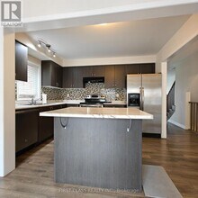 11 Tight Ct in Milton, ON - Building Photo - Building Photo