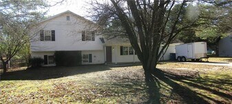 1106 Westwood Pl SW in Grayson, GA - Building Photo