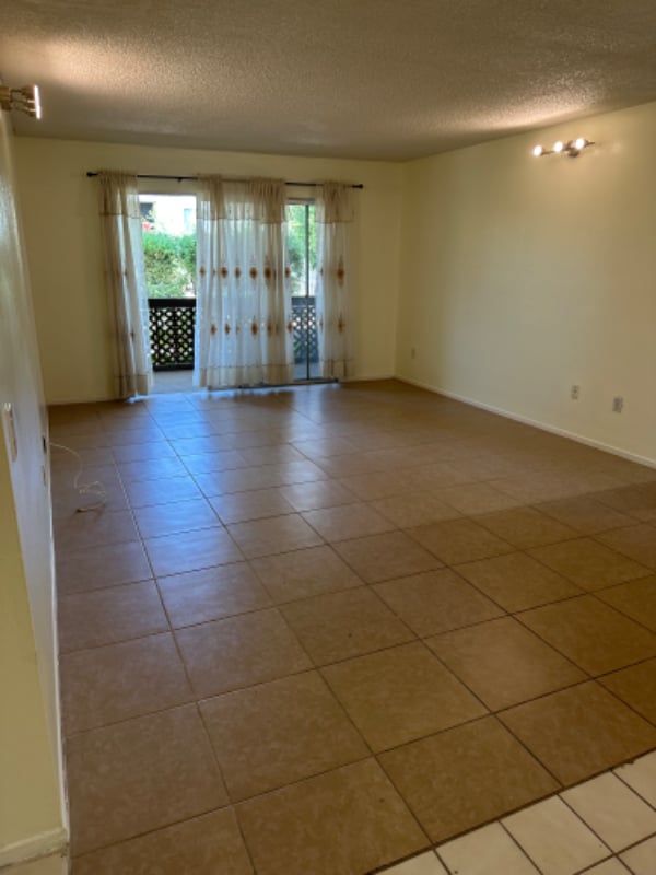 23515 Lyons Ave in Santa Clarita, CA - Building Photo - Building Photo