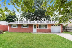 859 Heatherstone Dr in Cincinnati, OH - Building Photo