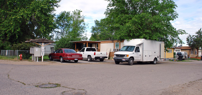 Maran Mobile Home Park in Garden City, ID - Building Photo - Building Photo