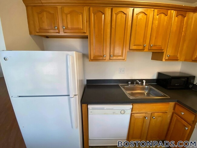 1126 Boylston St, Unit 501 in Boston, MA - Building Photo - Building Photo