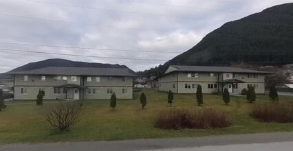 105 Burkhart Dr in Sitka, AK - Building Photo - Building Photo