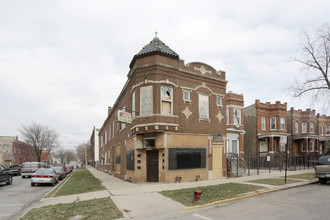 4258 W Kamerling Ave in Chicago, IL - Building Photo - Building Photo