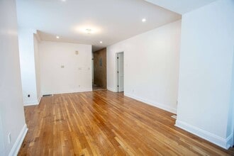 222 Lowell Ave in Floral Park, NY - Building Photo - Building Photo