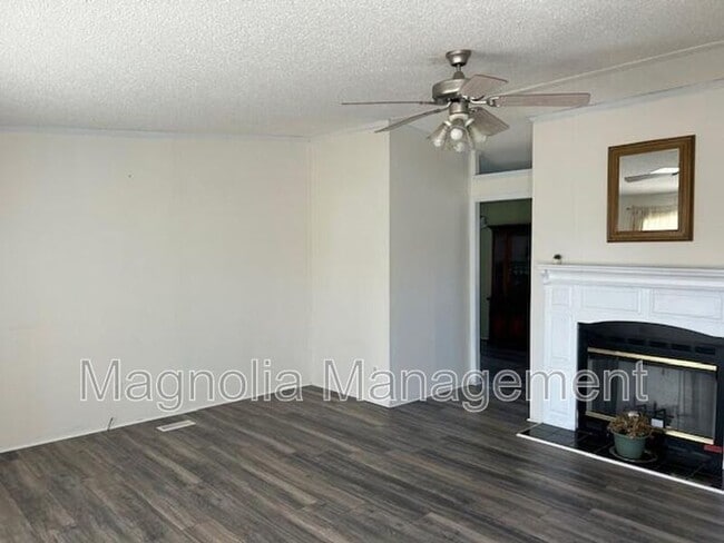 156 Daffodil Dr in Henderson, NC - Building Photo - Building Photo