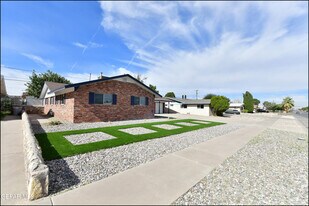 3217 Wedgewood Dr in El Paso, TX - Building Photo