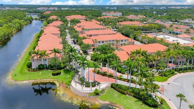 4703 Artesa Wy E in Palm Beach Gardens, FL - Building Photo - Building Photo