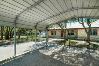 1970 Co Rd 284 in Liberty Hill, TX - Building Photo - Building Photo