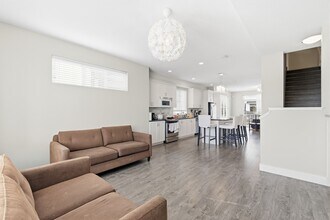 16228-16216 16 Ave in Surrey, BC - Building Photo - Building Photo