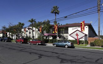 Executive Park Apartments in Buena Park, CA - Building Photo