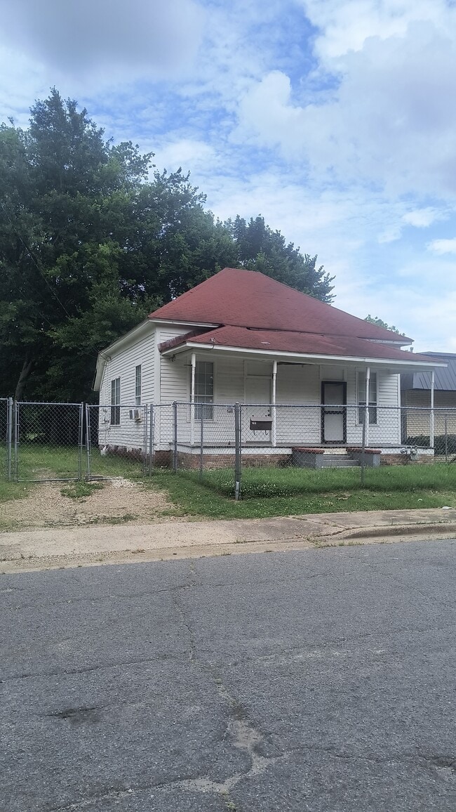 property at 707 S Tennessee St