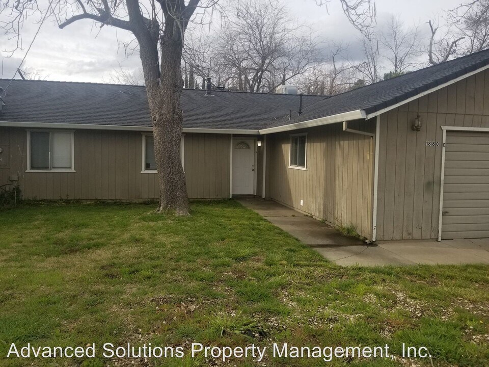1880 Hayes St in Anderson, CA - Building Photo