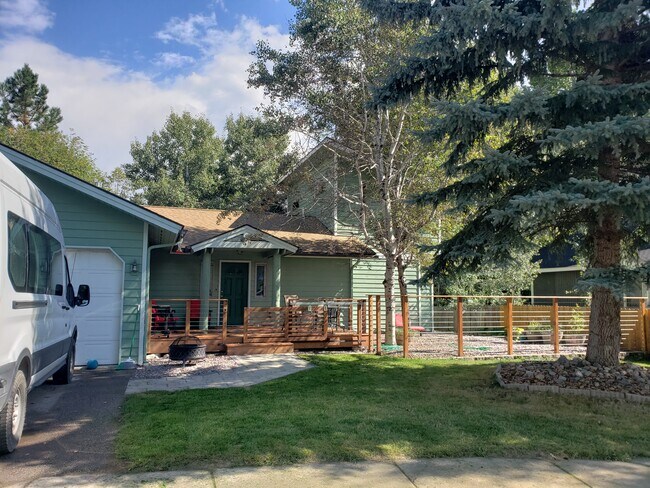 7 Willowbrook Close in Whitefish, MT - Foto de edificio - Building Photo
