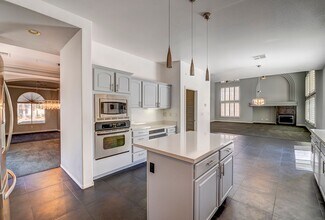 92 Teton Pines Dr in Henderson, NV - Building Photo - Building Photo