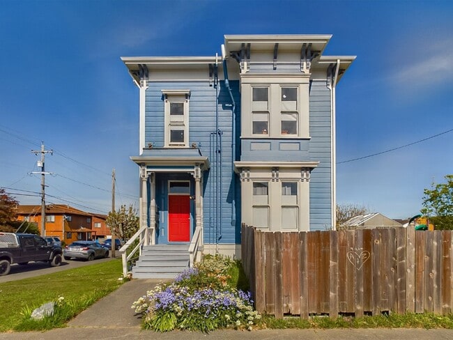 1403 E St in Eureka, CA - Foto de edificio - Building Photo