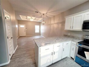 1813 Davenport St, Unit 4 in Weslaco, TX - Building Photo - Building Photo