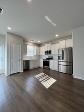 199 Kitti Wake Dr in West Columbia, SC - Building Photo - Building Photo