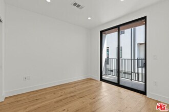 14535 Killion St in Los Angeles, CA - Building Photo - Building Photo