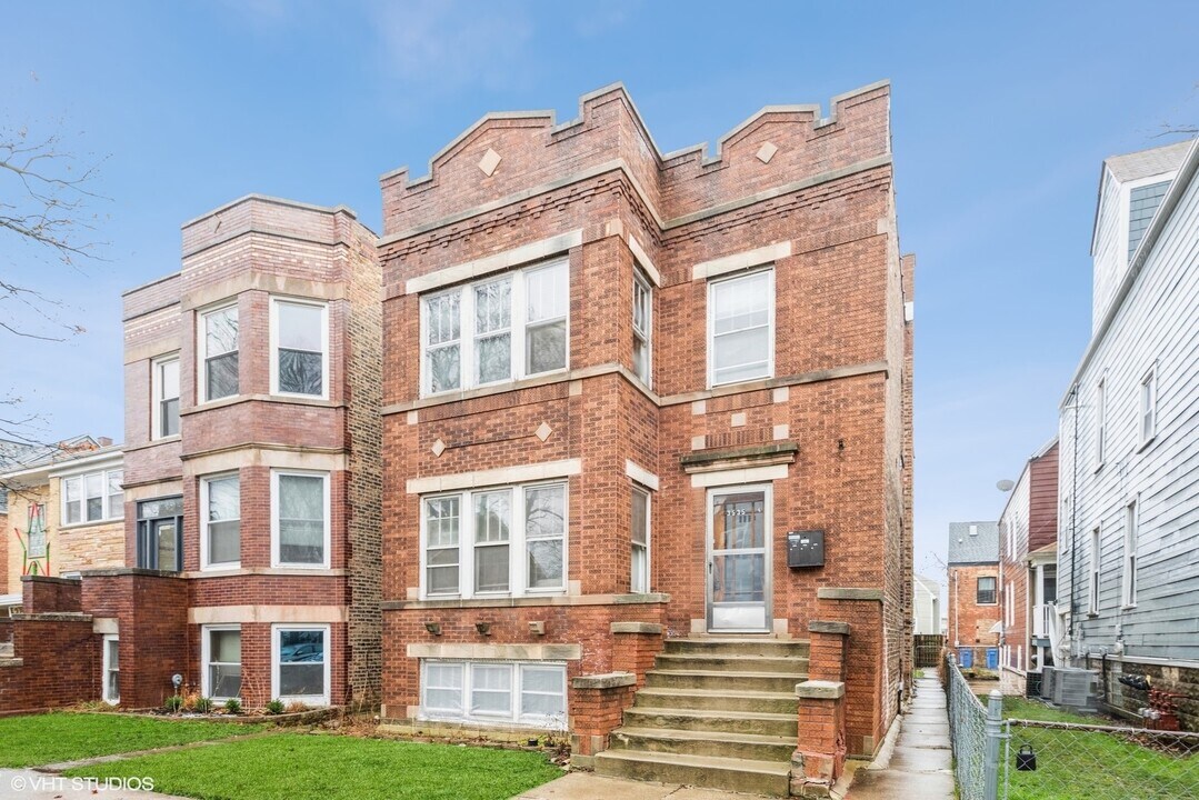 3535 W School St in Chicago, IL - Building Photo