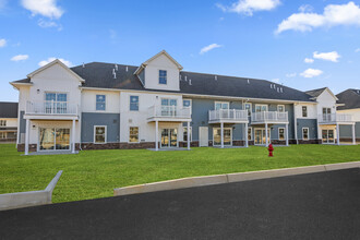 Mount Sinai Meadows in Mount Sinai, NY - Foto de edificio - Building Photo