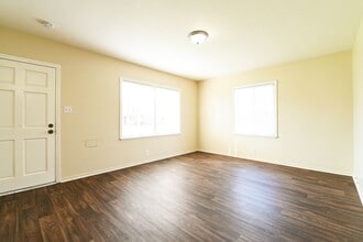 11756 Downey Ave in Downey, CA - Building Photo - Building Photo