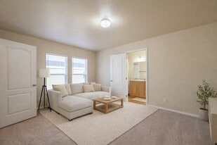 Four Seasons in Anchorage, AK - Building Photo