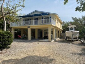 1013 Snapper Ln in Key Largo, FL - Building Photo