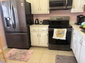 4602 Martinique Way in Coconut Creek, FL - Building Photo