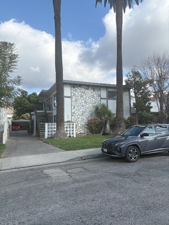 437 Palm Dr in Glendale, CA - Building Photo