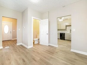 597 Seymour Ave in Columbus, OH - Building Photo - Building Photo