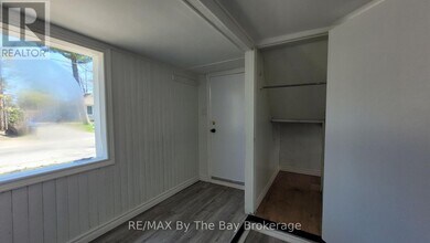 46 Glenwood Dr in Wasaga Beach, ON - Building Photo - Building Photo