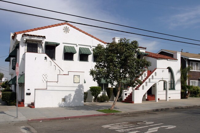 Bowman Apartments in Long Beach, CA - Building Photo - Building Photo