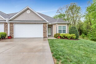1692 Preston Woods Dr in Winston-Salem, NC - Building Photo
