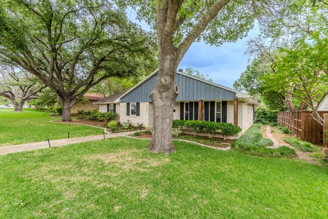 13424 Spring Grove Ave in Dallas, TX - Building Photo - Building Photo