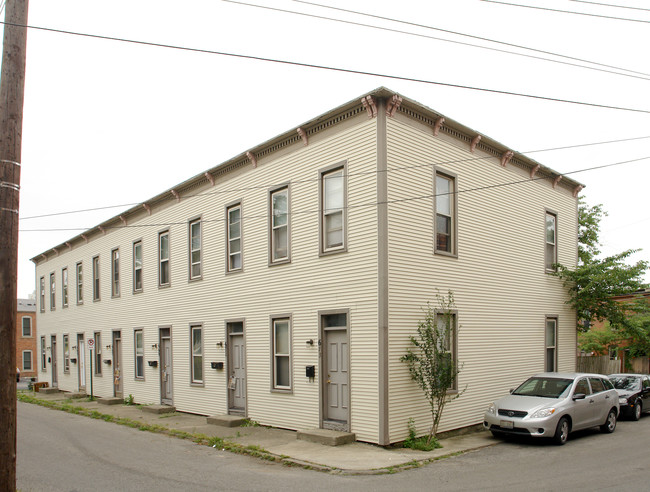 663-673 Henrietta St in Columbus, OH - Foto de edificio - Building Photo